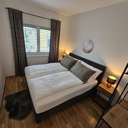 Apartment Leibnitz Im Zentrum Nahe Am Bahnhof Und Der Suedsteirischen Weinstrasse מראה חיצוני תמונה