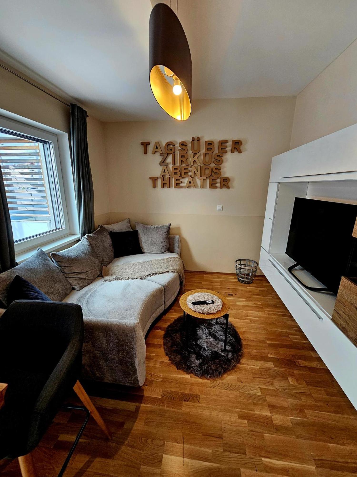 Apartment Leibnitz Im Zentrum Nahe Am Bahnhof Und Der Suedsteirischen Weinstrasse מראה חיצוני תמונה